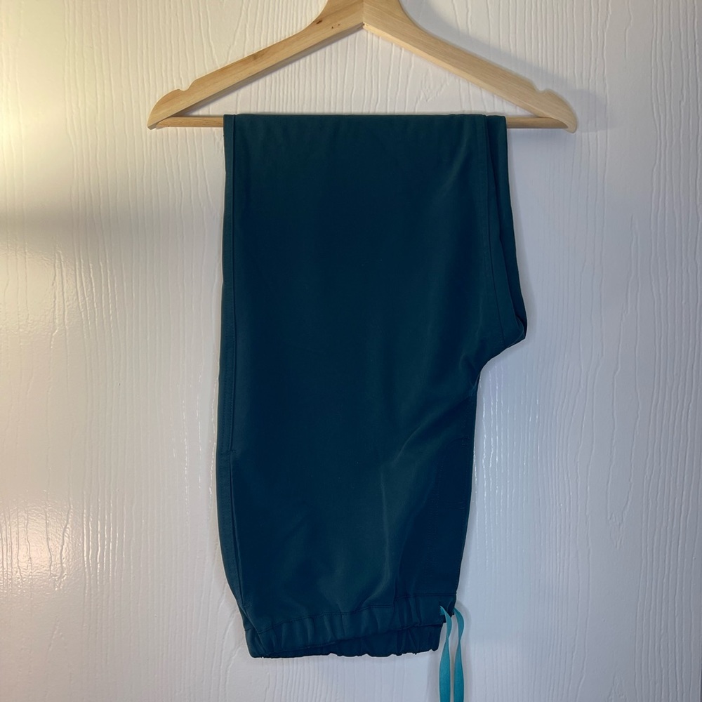 Figs straight basic scrub bottoms